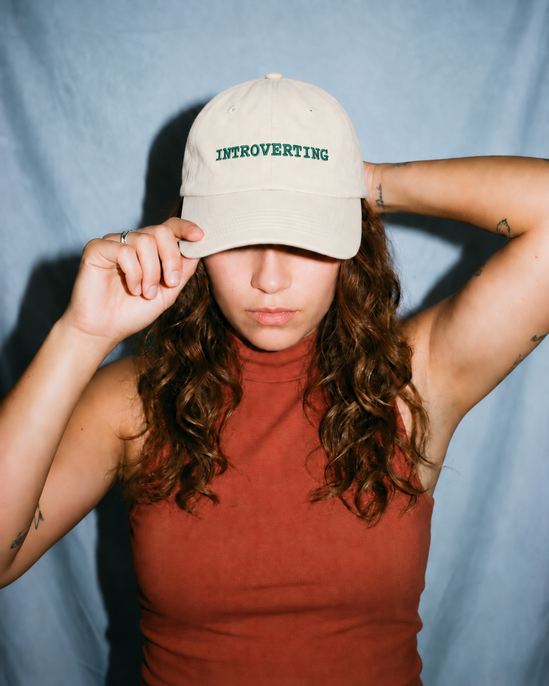 Introverting Cap